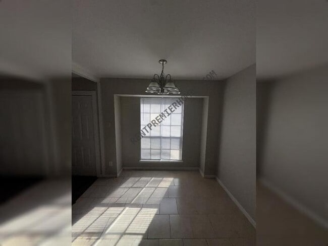 Building Photo - 403 Mistywood Dr