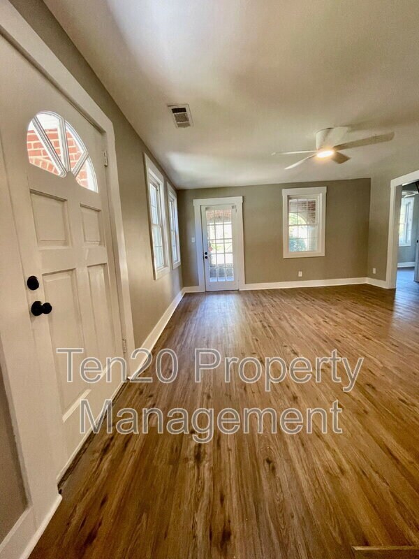 Building Photo - 1720 19th Ave