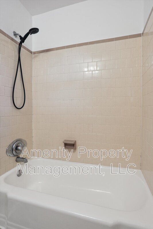 Building Photo - 12 Northampton Dr