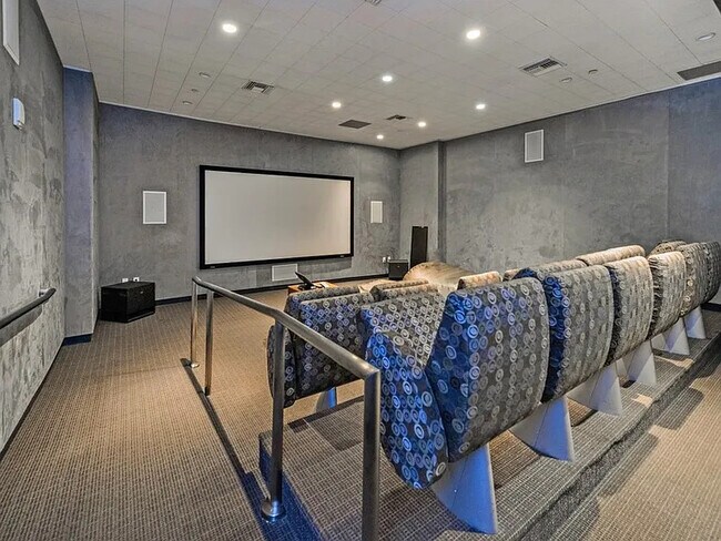 Building Photo - 321 Tenth Ave