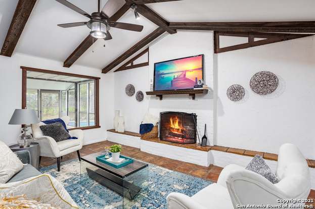 Building Photo - 1015 Cerro Alto Dr