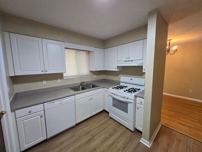 Building Photo - 4402 NW 30th Ter