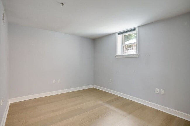 Building Photo - 1323 Clifton St NW
