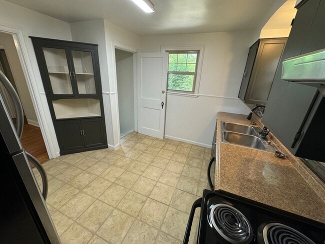 Building Photo - MT AIRY - Charming 3 bed 1 bath cape cod