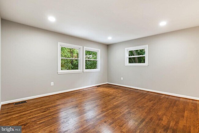 Building Photo - 1006 S Ironwood Rd
