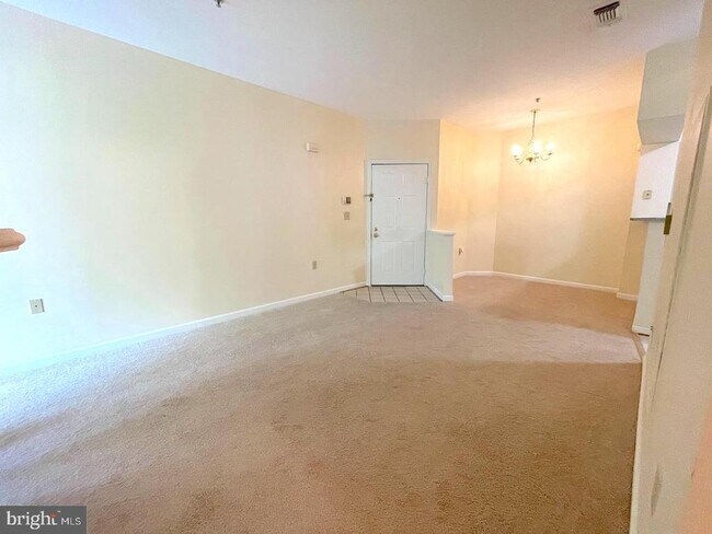 Building Photo - 2203 Westcourt Ln