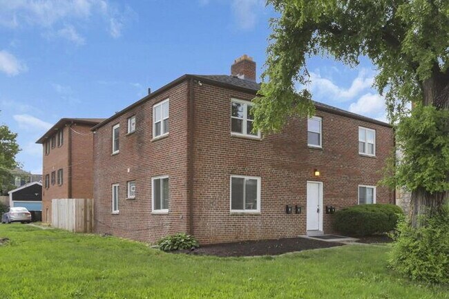 Building Photo - Charming 1BD/1BA