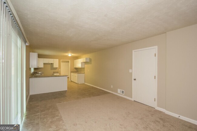 Building Photo - 6207 Newberry Ln