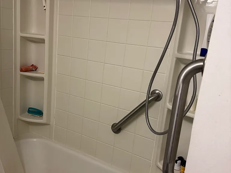 Building Photo - 1368 Doten Ave