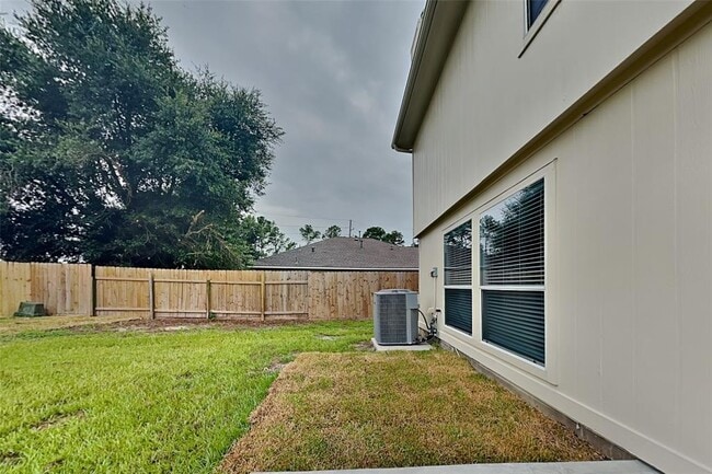 Building Photo - 2506 Buckminster Dr