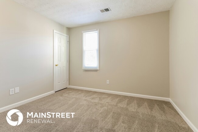 Building Photo - 2862 Emerson Lake Dr