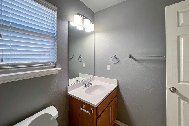 Building Photo - 7802 Bennie Terrace