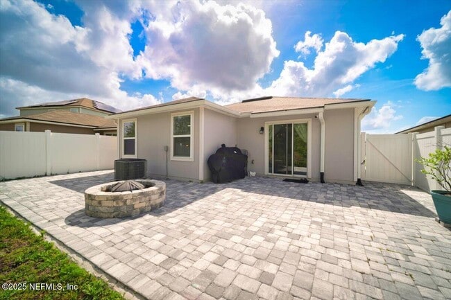 Building Photo - 6092 Bucking Bronco Dr