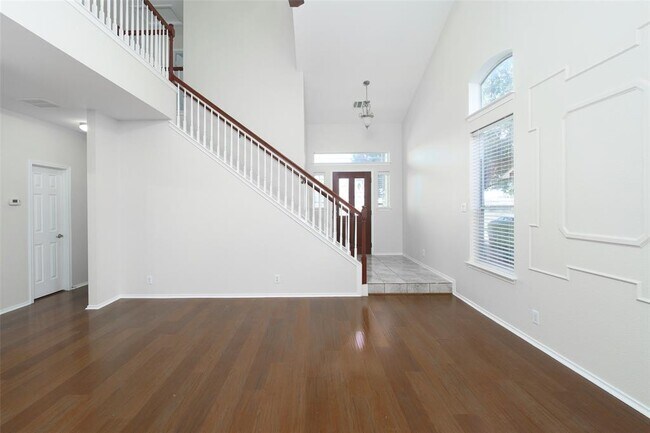 Building Photo - 8528 Harrier Dr