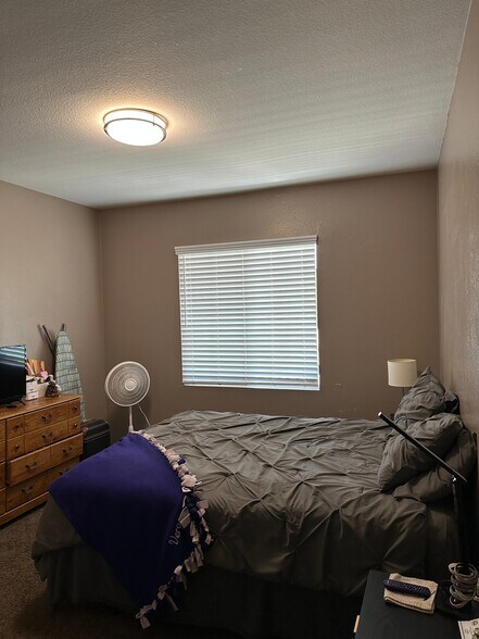 Building Photo - 217 Overleaf Way