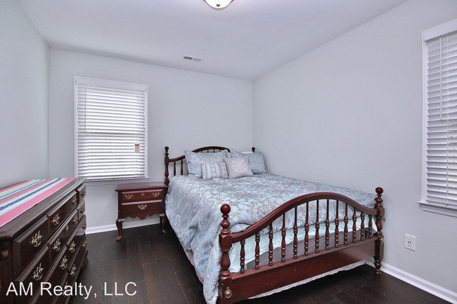Building Photo - 3 br, 2 bath House - 6201 Thermal Rd