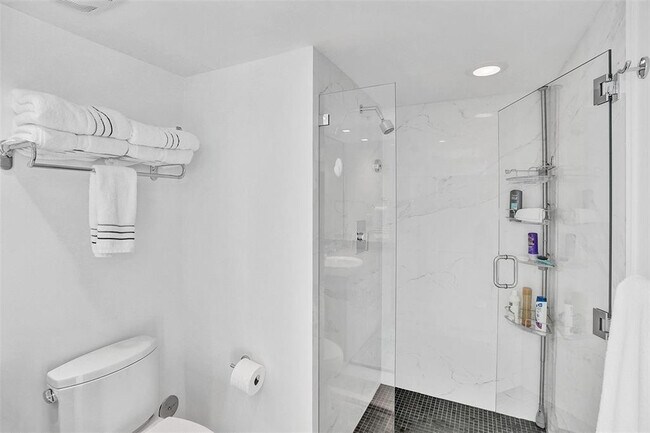 Building Photo - 400 Sunny Isles Blvd