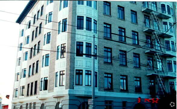 Building Photo - 2101 Sacramento St