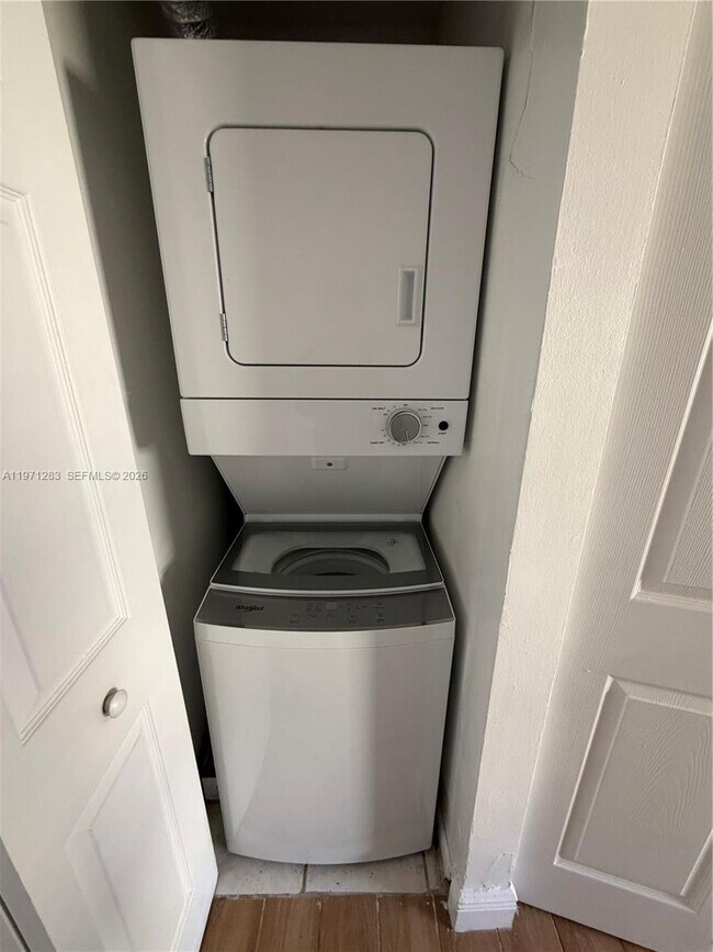 Building Photo - 14910 SW 82nd Terrace