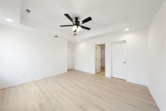 Building Photo - 3216 South Oaks