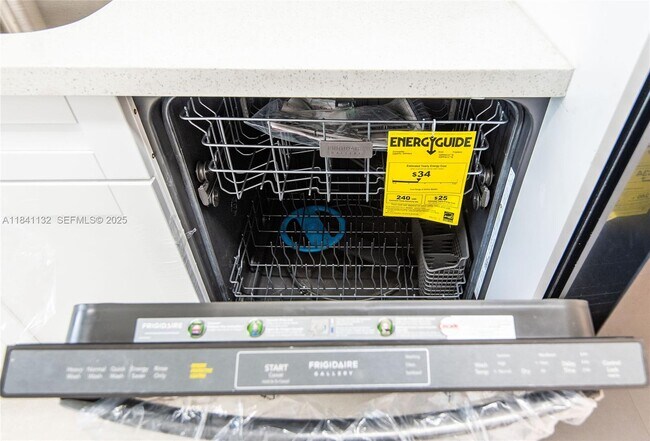 Building Photo - 1750 NE 191st St