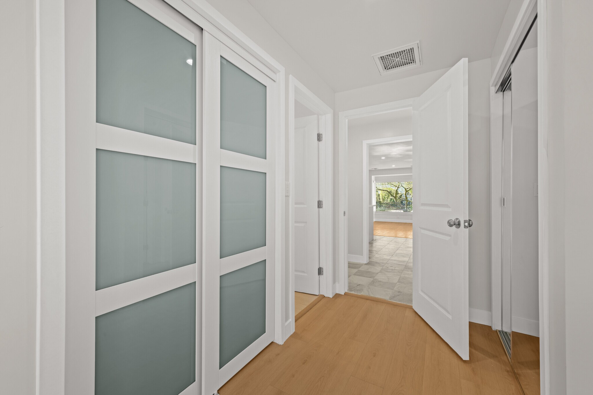 Building Photo - 5935 W 79th St