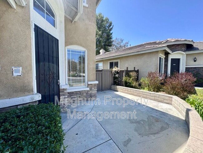 Building Photo - 33021 Adelante St