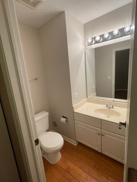 Building Photo - 2809 Odlum Dr