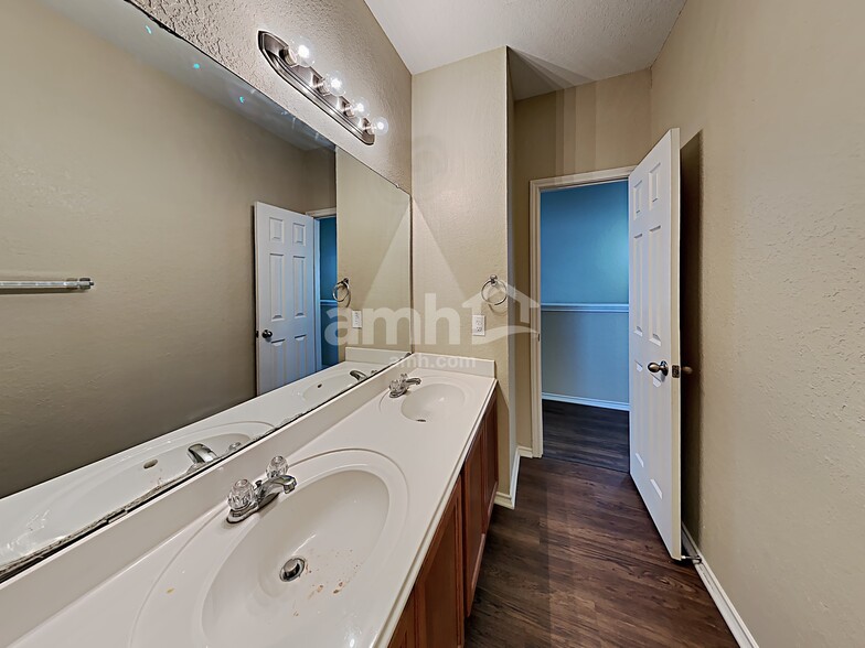Building Photo - 11154 Bold Forbes