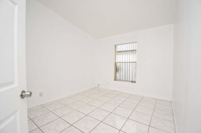Building Photo - 1456 Waterway Cove Dr