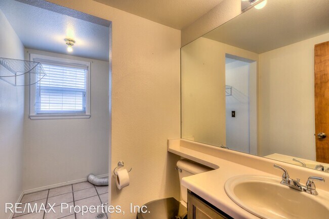 Building Photo - 3 br, 2.5 bath House - 3085 Haystack Drive