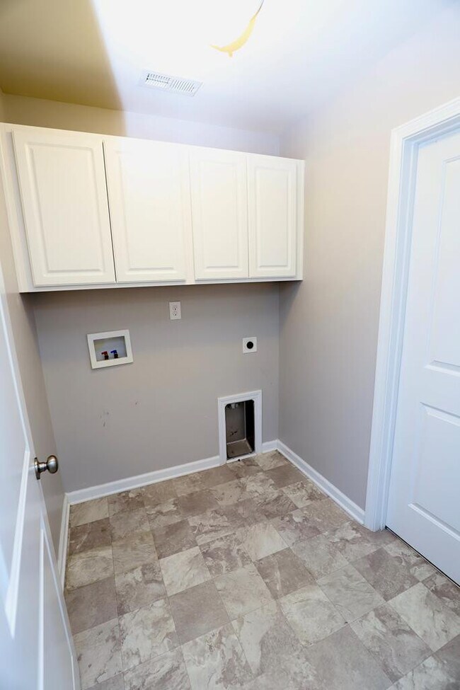 Building Photo - 1769 Ruger Dr
