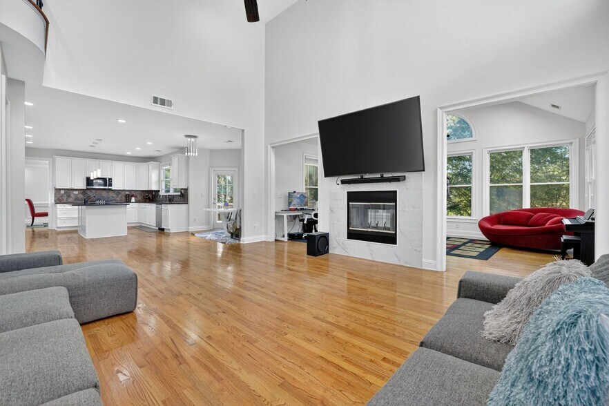 Building Photo - 410 Fox Chase Cir