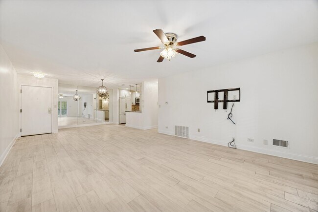 Building Photo - 801 79th St