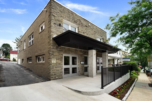 217 E. State St - 217 E State St