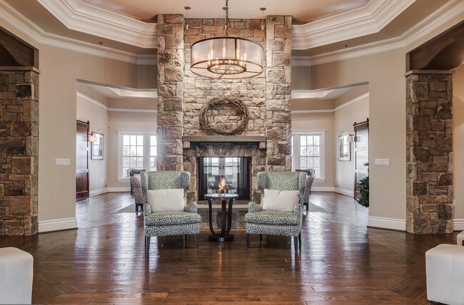 Building Photo - 1113 Long Farm Cir