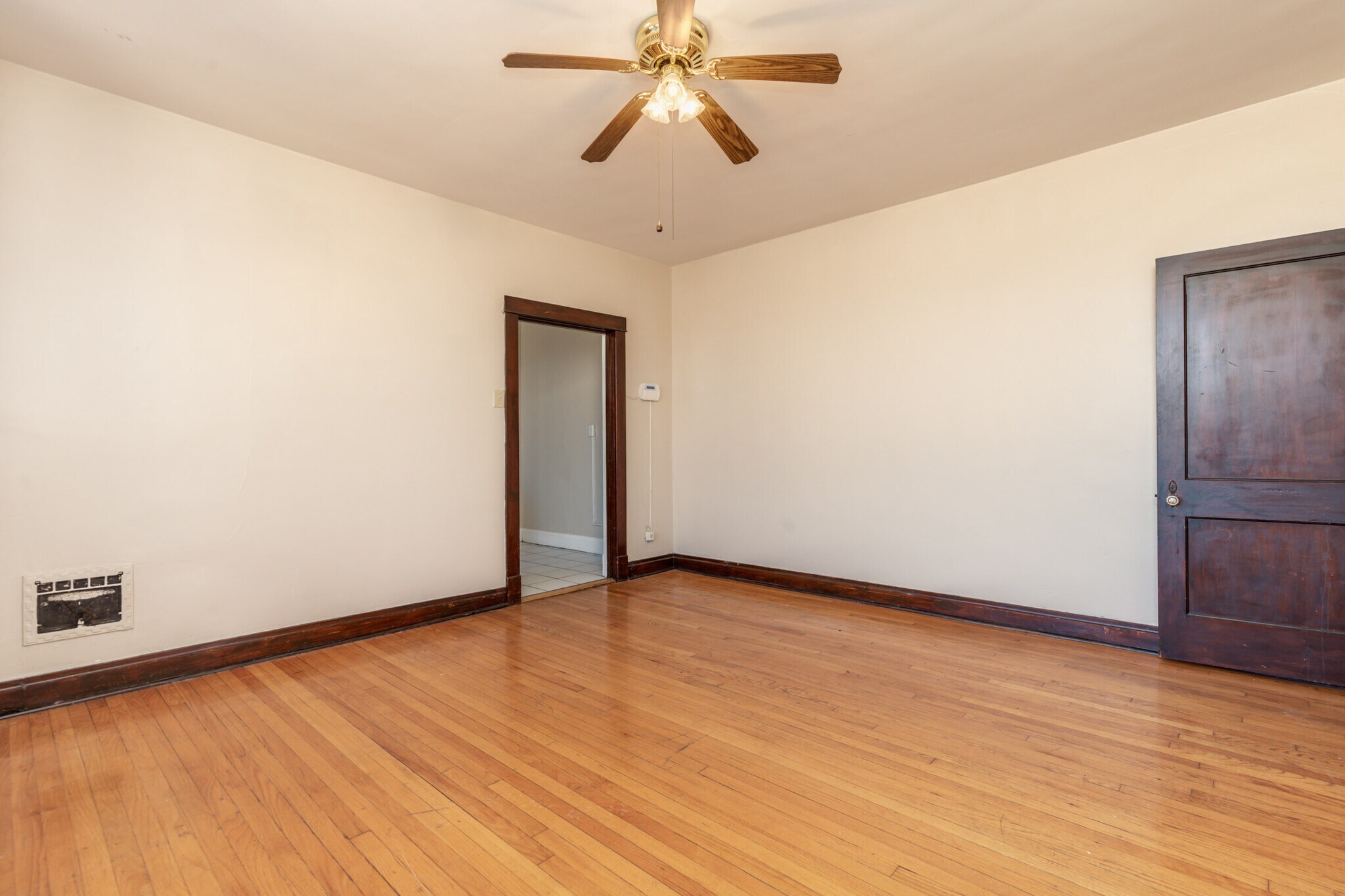 Building Photo - 4989 Arsenal St