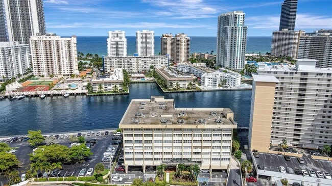 Building Photo - 111 Golden Isles Dr
