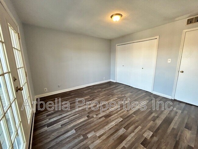 Building Photo - 103 Angeline Dr