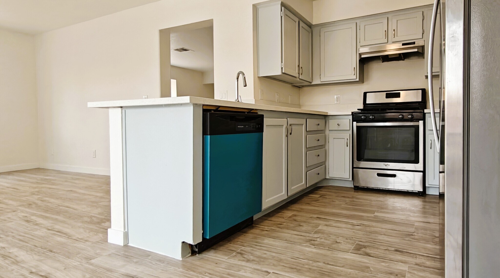 Kitchen - 371 Lander Dr