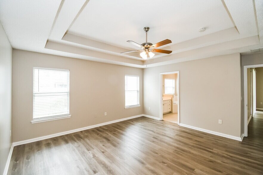 Building Photo - 3949 Leatherwood Dr