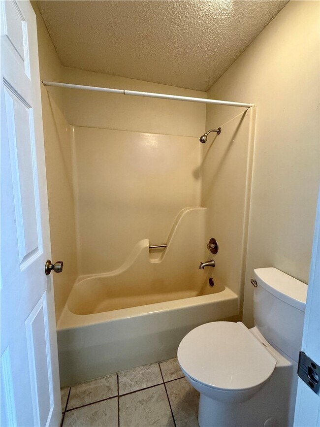 Building Photo - 9 Dunedin Dr