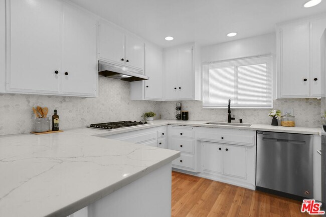 Building Photo - 6740 Springpark Ave