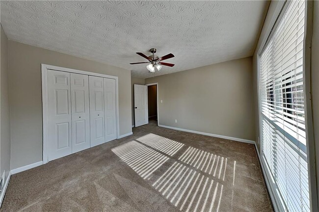 Building Photo - 1318 Shiloh Trail E Northwest