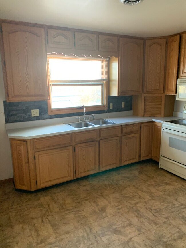 Building Photo - 601/603 9th St NW