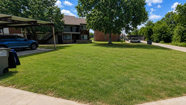 Building Photo - 5630 Brookview Ct