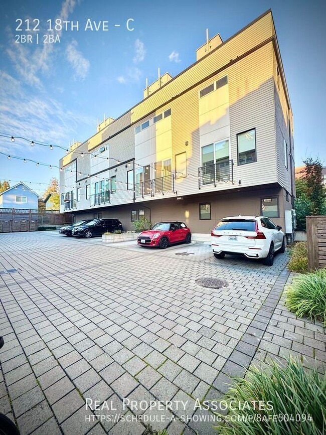 Primary Photo - 212 18th Ave