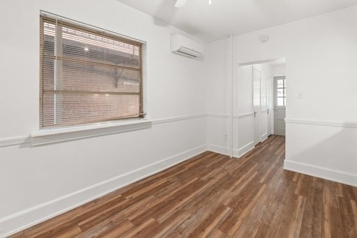 Building Photo - 104 W 3rd St