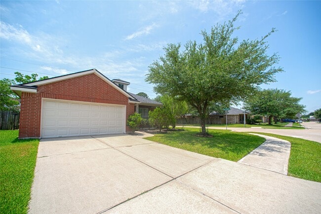 Building Photo - 20219 Suncoast Dr