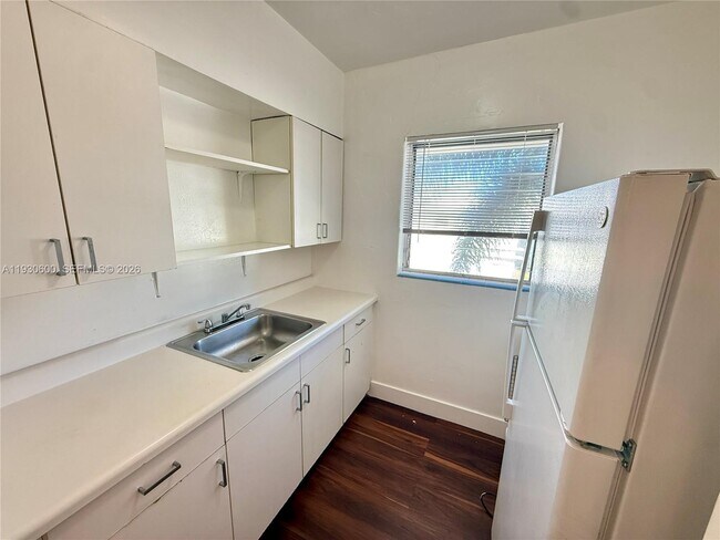 Building Photo - 760 Jefferson Ave